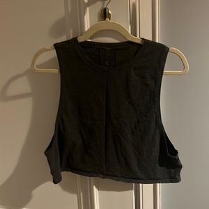 Lululemon crop top